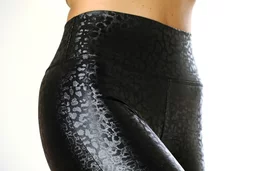 MIRANDA RAIN BLACK KAO KAO® Model 2022 Dámske legíny zateplené tvarujúce postavu čierne